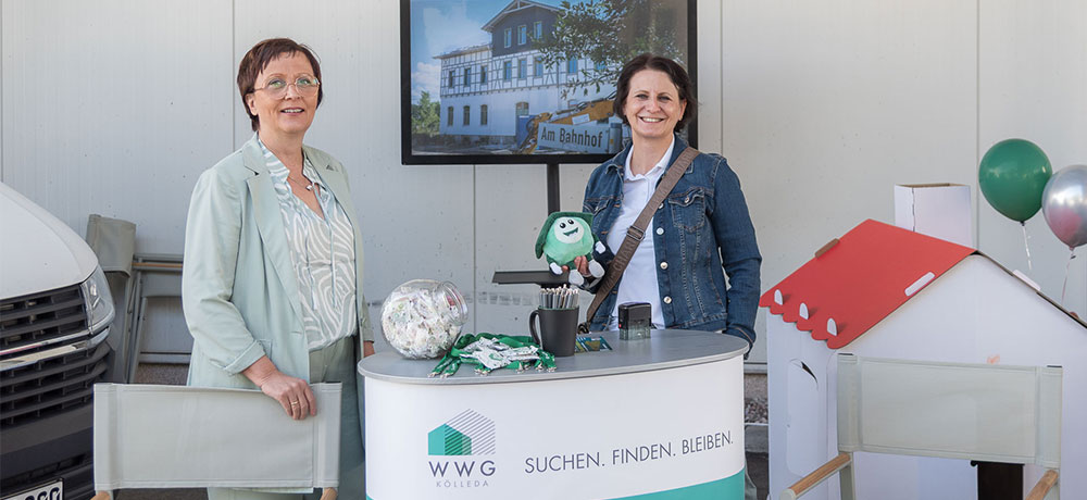 Aktuelles 3 Christina Otto und Janett Dierbach am Stand der WWG Kölleda am 13.09.2025 beim Tag des offenen Gewerbegebietes in Kölleda.