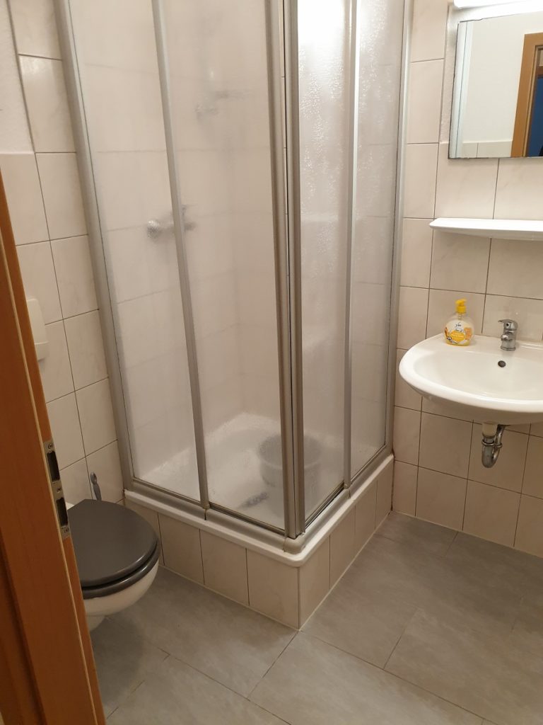 Eugen-Richter-Straße 15/3 4 Bad mit Dusche